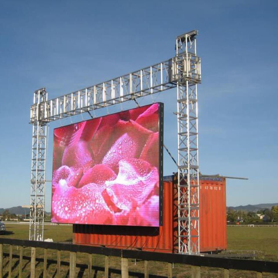 How to deal with harsh environment for outdoor LED display